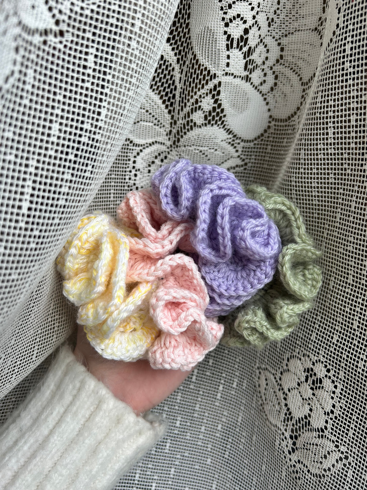 Ruffle scrunchie
