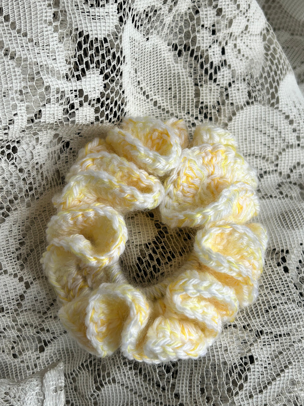 Ruffle scrunchie