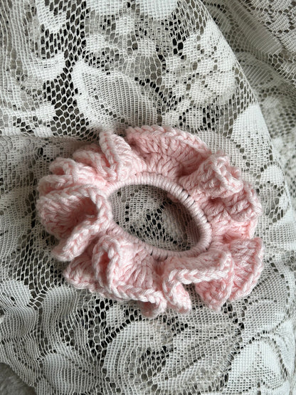 Ruffle scrunchie