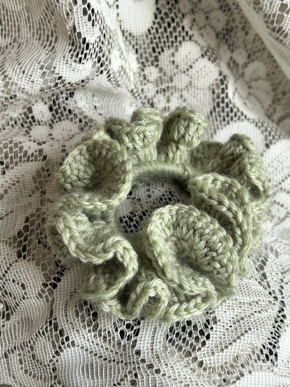 Ruffle scrunchie